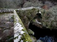 El veterano puente con sus mil cien a�os a cuestas es tema de uno de los trabajos presentados.