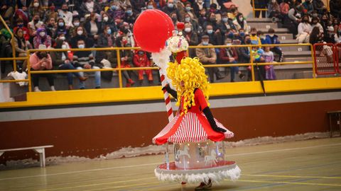 Concurso de disfraces en el carnaval de Outes.
