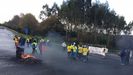 Trabajadores de Siemens Gamesa en As Somozas, concentrados delante de la planta