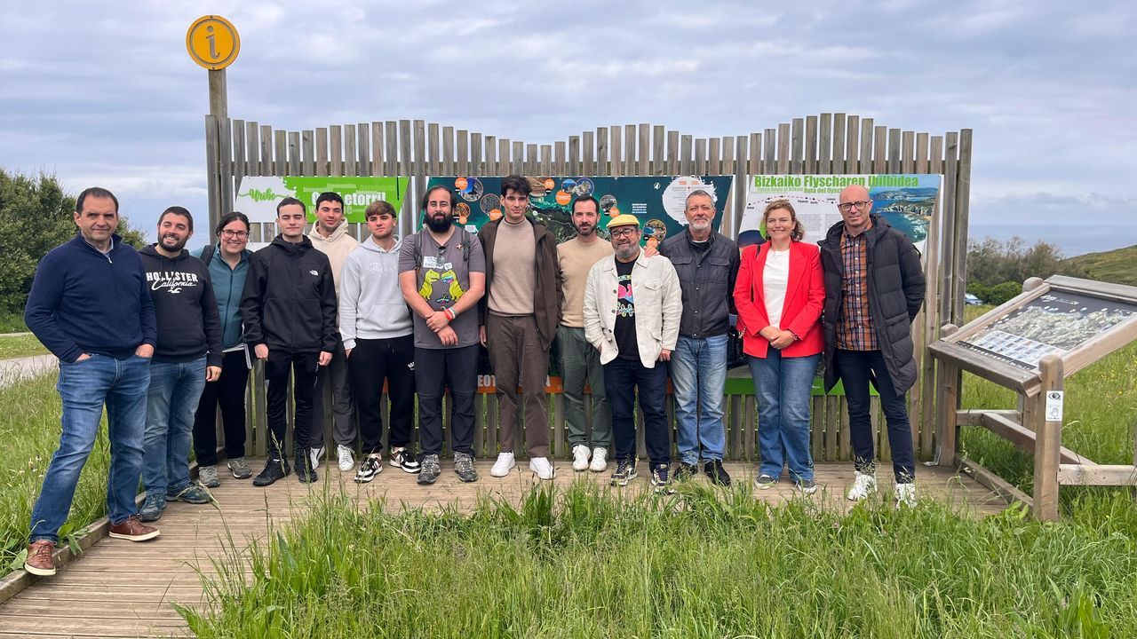El sector turístico de la Costa da Morte quiere una red de microbuses intermunicipal y la reserva de pisos residenciales