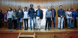 Los miembros de la candidatura del BNG posaron junto a Vence tras el acto en el Carballo Calero. 