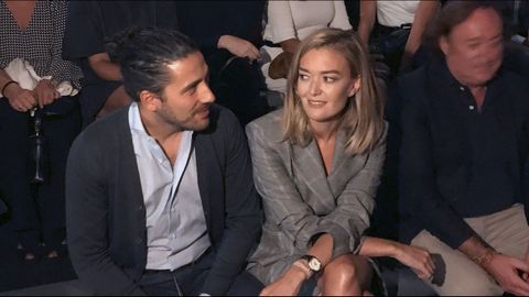 Marta Ortega, junto a Carlos Torretta, durante el desfile