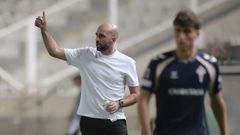El entrenador del Celta, Claudio Gir�ldez, durante el partido ante el Omonia.