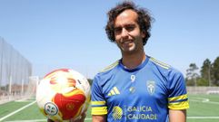 Charly L�pez, atacante del Compos, este mi�rcoles antes de entrenar en hierba artificial.