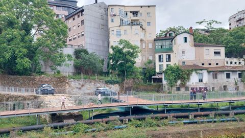 Polic�a Nacional, este jueves, en la casa que ardi� de madrugada