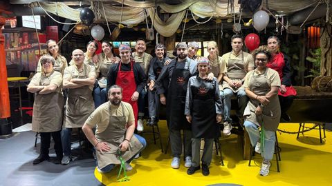 El equipo del Clandestino Coffee & Urban Food, en uno de los ambientes de este complejo de Nar&oacute;n. 