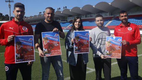 Alberto Nvoa, Fernando Currs, Sara Pato, Pablo Corzo y Xurxo Gonzlez presentaron la actividad ldica y formativa en O Couto