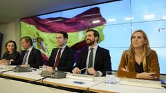 La vicesecretaria de pol�tica social del PP, Cuca Gamarra; el vicesecretario de pol�tica territorial, Antonio Gonz�lez Terol; el secretario general, Teodoro Garc�a Egea; el presidente del partido, Pablo Casado; y la vicesecretaria de organizaci�n, Ana Beltr�n, durante la reuni�n de la junta directiva nacional
