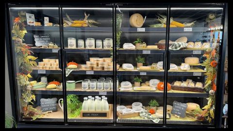 En las instalaciones que la queser�a tiene en Alfoz los compradores pueden adquirir todos los productos�que se elaboran en la empresa