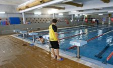 El Concello calcula que hace falta una inversi�n de tres millones para renovar Campolongo. 