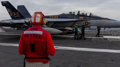 Un F18, a punto de despegar del portaviones Gerald Ford