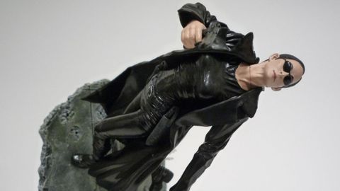 Figura de la colecci�n sobre Matrix de Miguel D�az