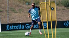 El jugador del Celta Borja Iglesias, en el�entrenamiento de este martes, el primero tras sus vacaciones.