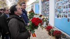 El ministro de Exteriores espa�ol, Jos� Manuel Albares, junto a su hom�logo ucraniano, Dmitro Kuleba, durante una ofrenda floral en Kiev