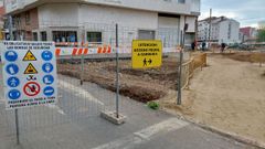 Paso peatonal a la guarder�a por las obras de urbanizaci�n en Cobas