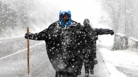 Son un italiano, un madrile�o y otro caminante de Portomar�n.