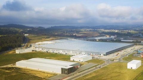 Imagen de la nave larachesa de Inditex.