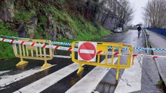Calle Castella Ferrer, cortada al tr�fico.