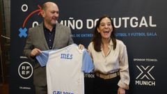 Ins Rey, junto al presidente de la Federacin Galega de Ftbol, Rafael Louzn, durante la presentacin del Congreso internacional de entrenadores de ftbol sala