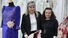 Mari�n (izquierda) y Malena Rodr�guez, una de las modistas con las que trabaja en el taller de la calle Concepci�n Arenal