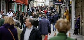 El tr�nsito de clientes se ha multiplicado en la calle Real con la reapertura de nuevos locales.
