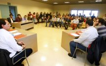 Todos los partidos acudieron a la llamada de los comerciantes, aut�nomos y hosteleros. 