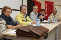 La asamblea de propietarios se celebr� ayer por la noche en el local de la C�mara. 