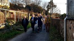El alcalde, Xos� S�nchez Bugallo, y la concejala de Urbanismo, Mercedes Ros�n, se reunieron ayer con vecinos y visitaron la zona