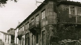 Casa natal de Gonzalo Torrente Ballester, fotografiada por el propio escritor.