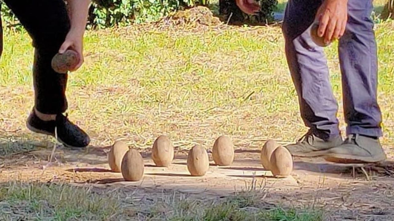 Manselle, en Dodro, acoge un campeoanto de bolos