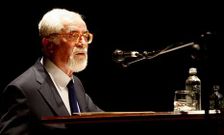 Bernardino Gra�a, el d�a que tom� posesi�n como acad�mico de la Real Academia Galega.