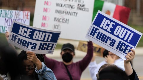 Protesta en Broadview (Illinois) contra el servicio de migracin de EE.UU.