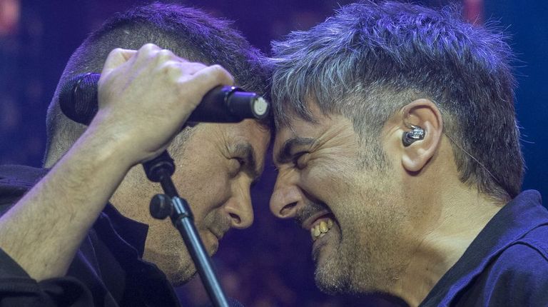 Os populares artistas Estopa