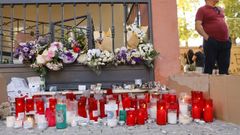 Pequeo altar a las puertas del centro de Sevilla en el que estudiaba Sandra