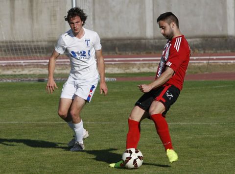 Diego N��ez, a la izquierda, regresa al equipo lemista despu�s de su sanci�n. 