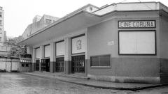 Imagen de archivo del antiguo Cine Coru�a, en la plaza de la Galera, que cerr� en 1986