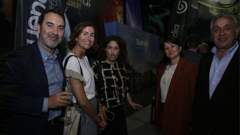 De izquierda a derecha. El socio director de Tresalia, Jos� Antonio Dom�nguez; la directora de Avante Asturias, Cristina Felgueroso; la directora de Cronistar, Elena de La Fuente; la jefa de comunicaci�n de Cogersa, Laura P�rez; y el director de cuentas de la Agencia Puntocero, Javier �lvarez.