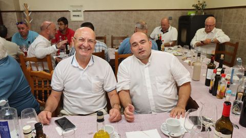 COMIDA DE DESPEDIDA A JAVIER MARCOS BARREIRO, JEFE DE ESCUADRON DE VIGILANCIA AEREA DEL BARBANZA EN EL RESTAURANTE BENJAM�N DE ROIS