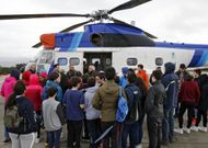 <span lang= es-es >Vista a la base de lucha contra incendios</span>. Un grupo de alumnos del colegio Maristas de la capital visitaron la base de lucha contra incendios forestales, en la base de helic�pteros de To�n. Durante varios a�os, los escolares han estado repoblando la zona de �rboles  