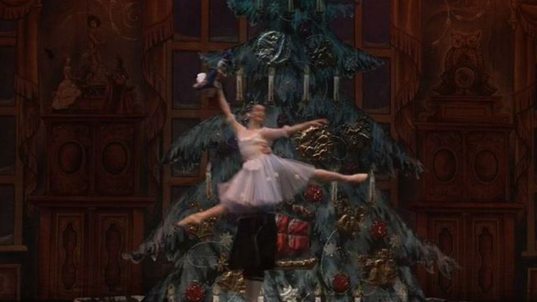 El Ballet Cl&aacute;sico Internacional representa El cascanueces