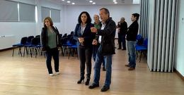 La delegada territorial de la Xunta, Bel�n do Campo (centro) conoci� ayer las instalaciones.