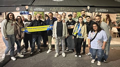 El entrenador del COB, Moncho Lpez, tras el encuentro con los aficionados organizado por la pea Enchufad@s Cobistas.