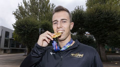 Manuel Carracedo, con la medalla de oro del mundial de taekuondo ITF