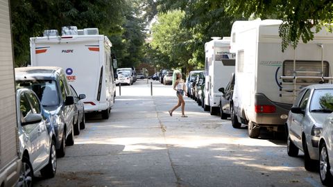 El Campus Vida, este lunes, con autocaravanas estacionadas en sus calles