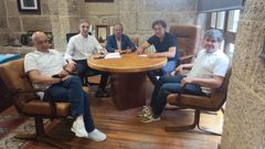 Reuni�n de los empresarios de O Carballi�o con el alcalde en funciones, Jos� Castro-Gil