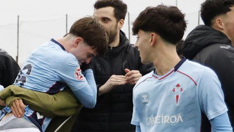 Noah Rodr�guez (2008) y Pedro Ildefonso Garc�a (2009) son dos de los nueve juveniles convocados por Fredi �lvarez para iniciar la pretemporada con el Celta Fortuna.