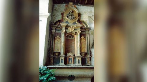 Imagen del retablo del viejo templo parroquial de Carao.