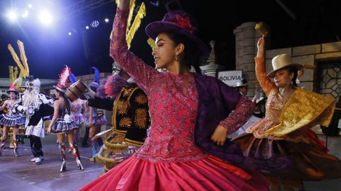 Grupo procedente de Bolivia, en la Mostra Folklórica
