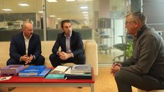 Jorje Fajardo, Alfonso Villares y Juan Jos� Fajardo, durante su encuentro en las instalaciones de Rotogal