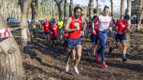 La carrera absoluta en el campo de San Roque de A Redonda, en Corcubi�n